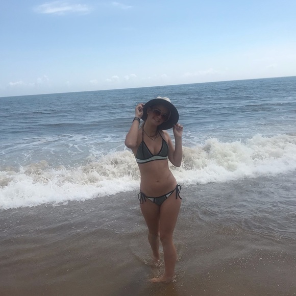 Meet your Posher, Emily - Picture 4 of 4